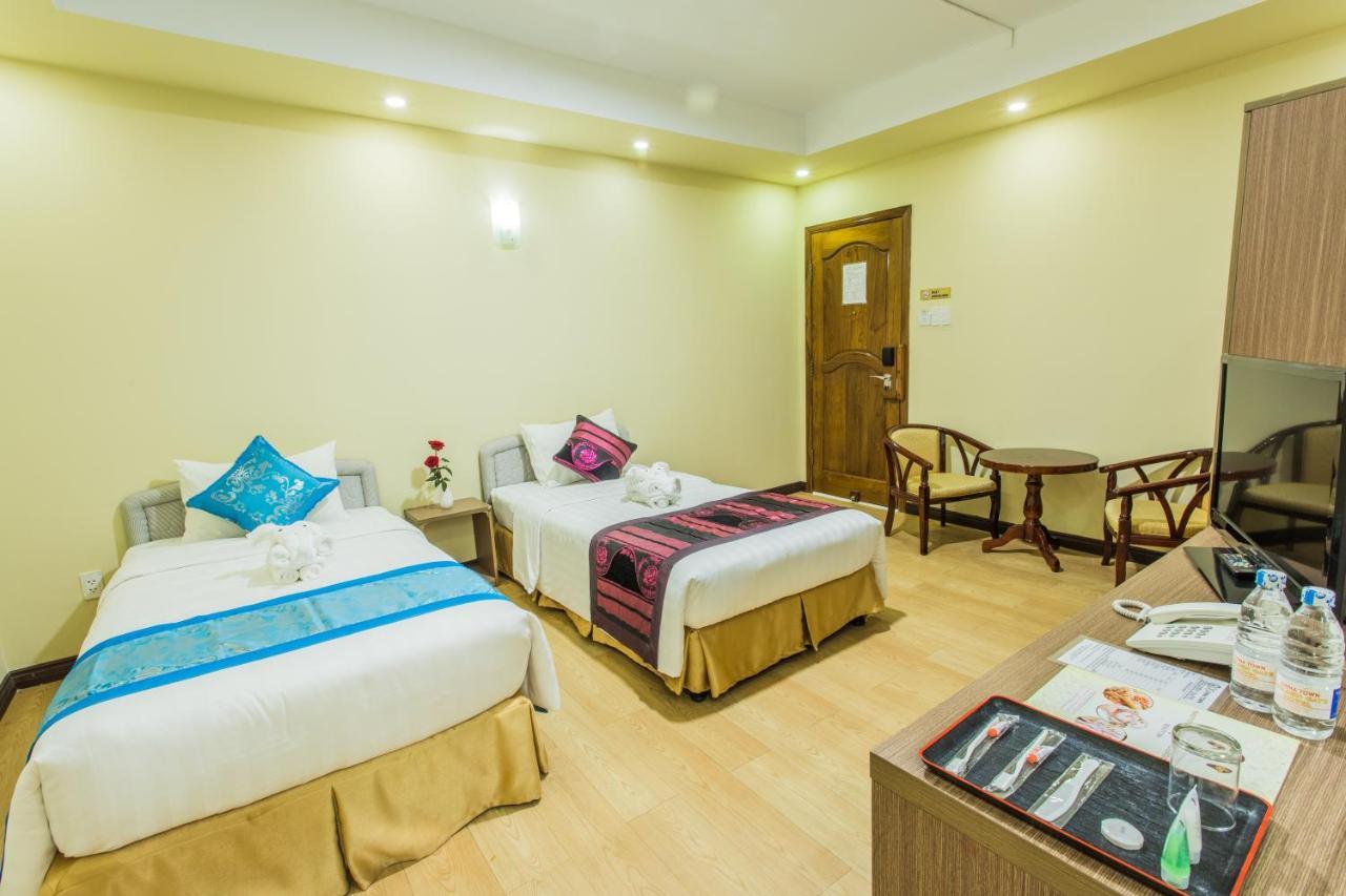 Golden Gate China Town Hotel Γιανγκόν Εξωτερικό φωτογραφία